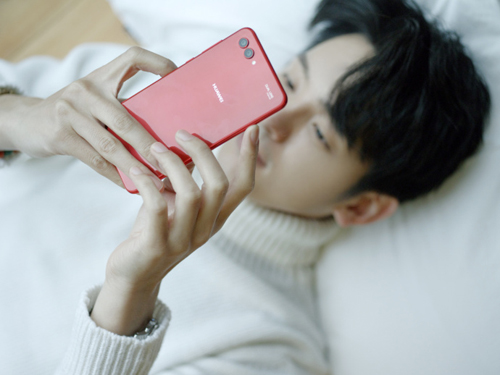 这些生肖君若不想搭理你就会假装内向